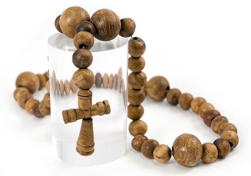 A 1500s rosary found on board the carrack Mary Rose