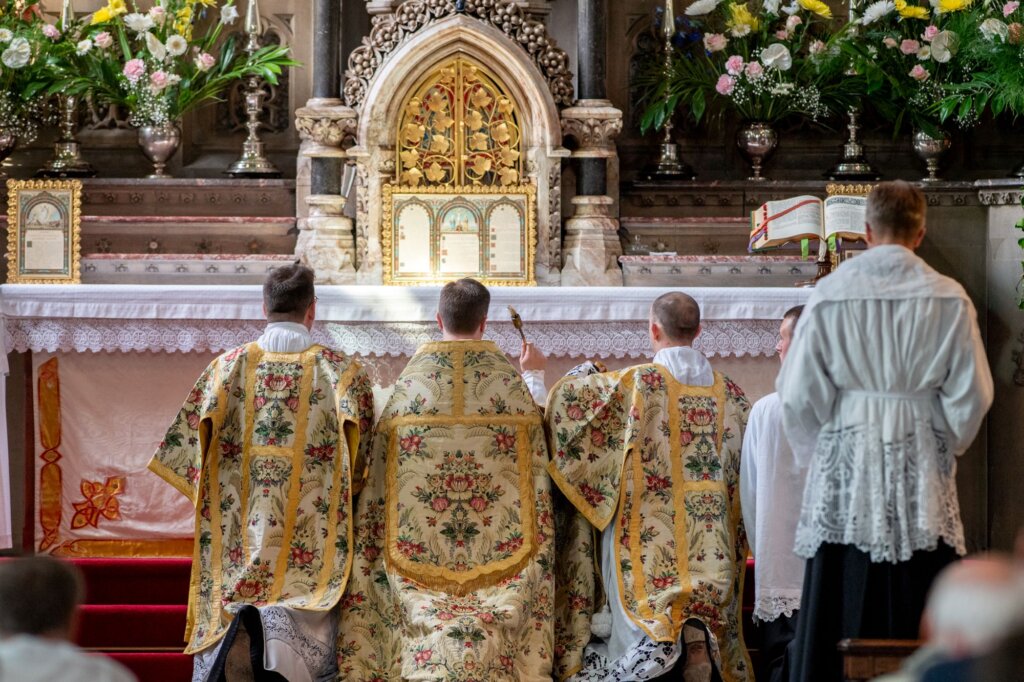 The glorious tabernacle of St. Mary's, seen during a Solemn High Mass (photo by FSSP Warrington)